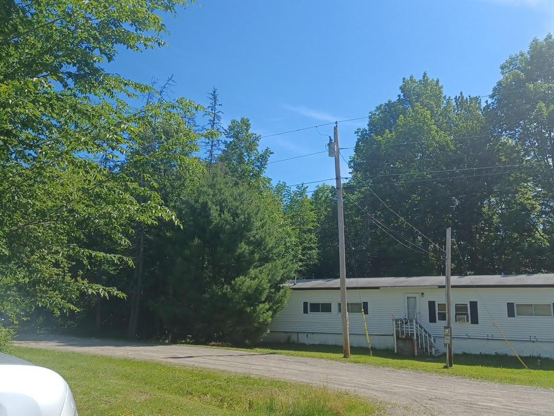 11 Spruce Grove Mobile Home Park